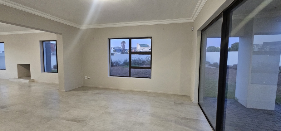 5 Bedroom Property for Sale in Myburgh Park Western Cape